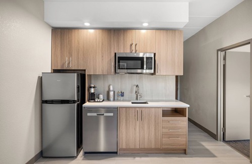 Woburn Hotel | Holiday Inn Express Boston North-Woburn by IHG