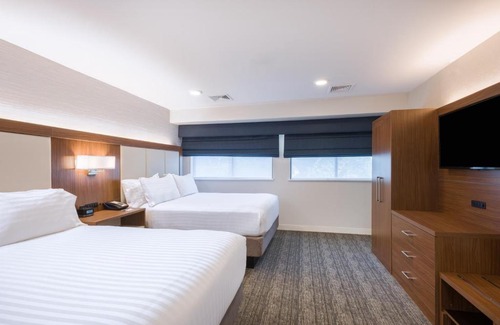 Piety Corner Hotel | Holiday Inn Express Boston-Waltham by IHG
