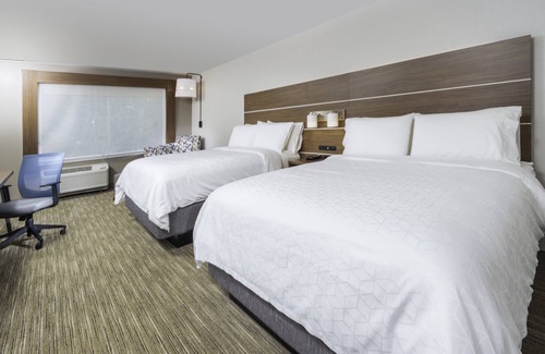 Brevard Hotel | Holiday Inn Express Brevard City Center by IHG