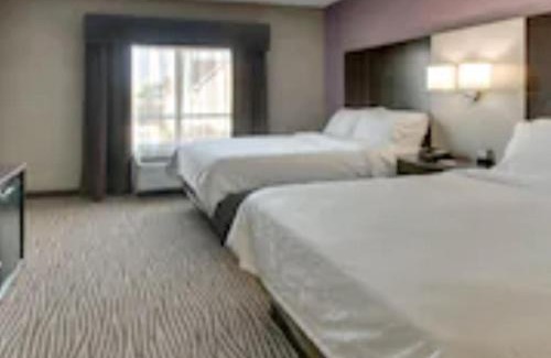 Cheektowaga Hotel | Holiday Inn Express Cheektowaga North East by IHG