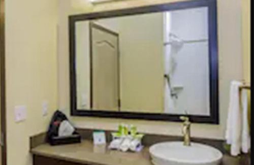 Cheektowaga Hotel | Holiday Inn Express Cheektowaga North East by IHG