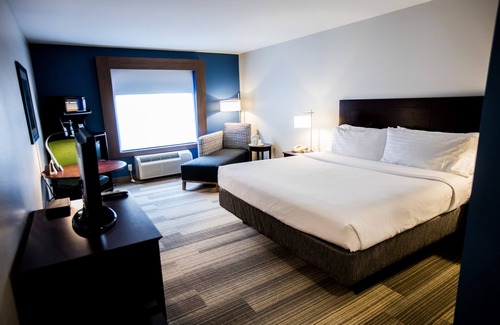 Dayton Hotel | Holiday Inn Express Dayton, an IHG Hotel