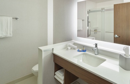 Doral Hotel | Holiday Inn Express Doral Miami by IHG