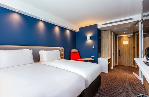 Ravelston Hotel | Holiday Inn Express Edinburgh City West by IHG