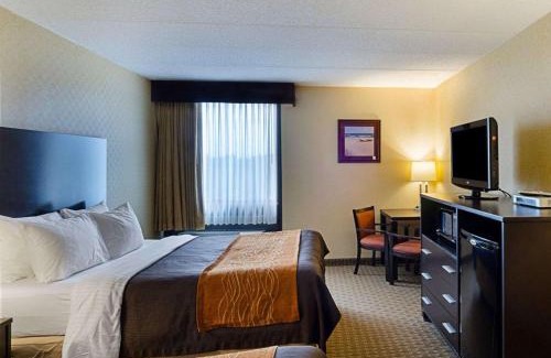 Fall River Hotel | Holiday Inn Express - Fall River North