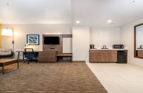 Fremont Hotel | Holiday Inn Express Fremont-Milpitas Central by IHG