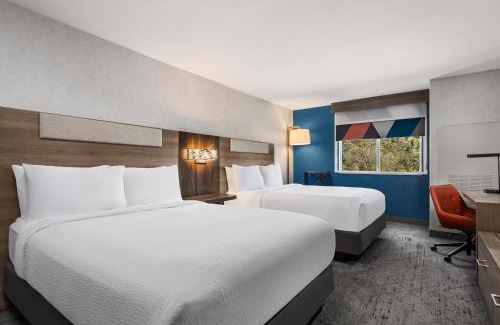 Raisin Hotel | Holiday Inn Express Fresno River Park Highway 41 by IHG