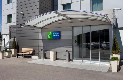 Cointrin Hotel | Holiday Inn Express Geneva Airport by IHG