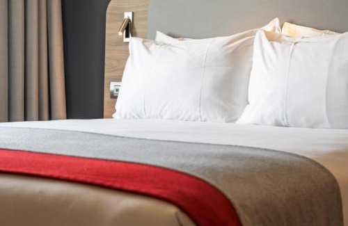 Cointrin Hotel | Holiday Inn Express Geneva Airport by IHG
