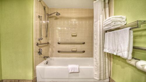 Greenville Hotel | Holiday Inn Express Greenville by IHG