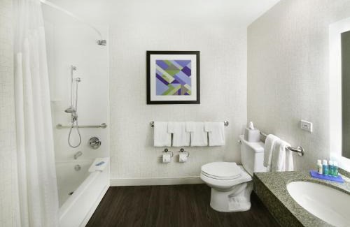 Fisherman's Wharf Hotel | Holiday Inn Express Hotel & Suites Fisherman's Wharf by IHG