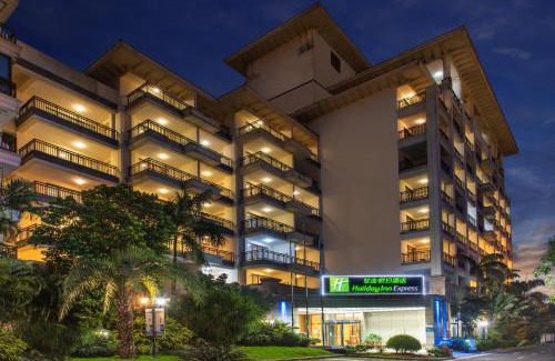 Donghu District Hotel | Holiday Inn Express Haikou West Coast by IHG