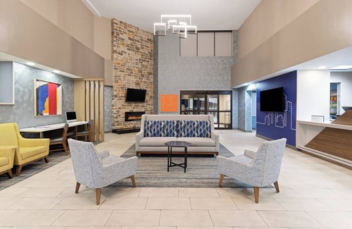 Harrisburg Hotel | Holiday Inn Express Harrisburg I-81 – Hershey by IHG