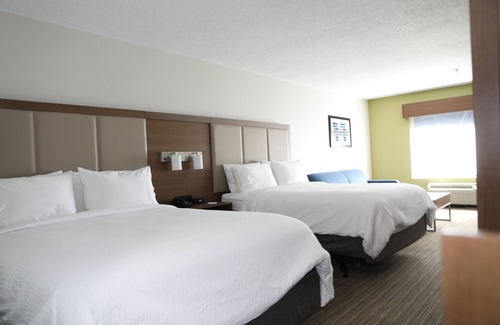 Albuquerque Hotel | Holiday Inn Express Hotel & Suites Albuquerque Airport by IHG