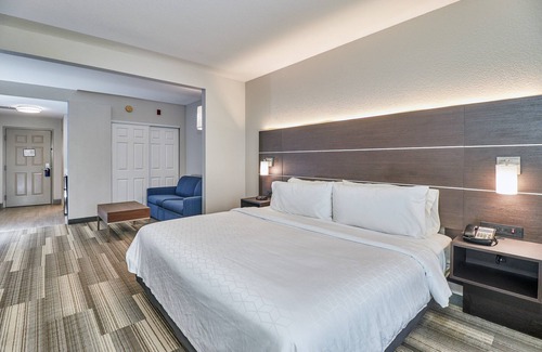 Clearwater Hotel | Holiday Inn Express Hotel & Suites Clearwater/Us 19 N by IHG