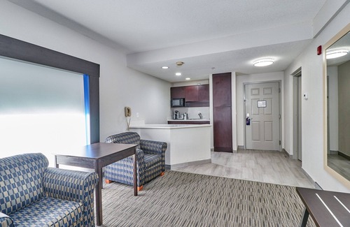 Clearwater Hotel | Holiday Inn Express Hotel & Suites Clearwater/Us 19 N by IHG