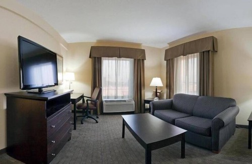 Clearwater Hotel | Holiday Inn Express Hotel & Suites Clearwater/Us 19 N by IHG