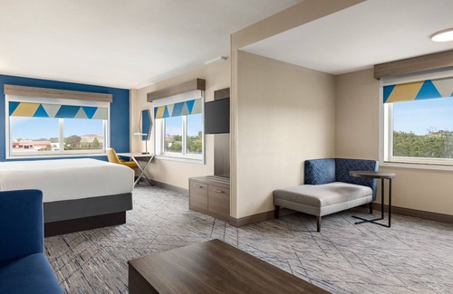 Fort Pierce Hotel | Holiday Inn Express Hotel & Suites Fort Pierce West by IHG