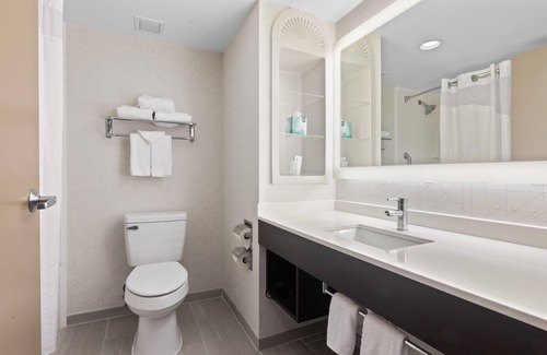 Hellertown Hotel | Holiday Inn Express Hotel & Suites Bethlehem by IHG