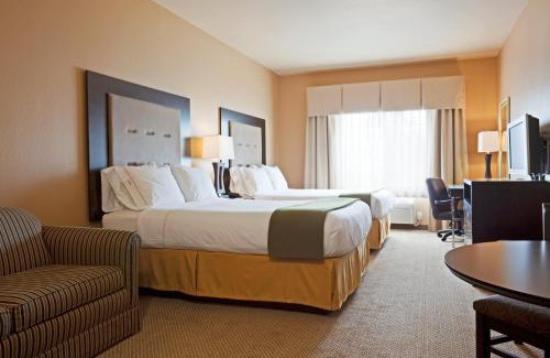 Lake Hallie Hotel | Holiday Inn Express Hotel & Suites Eau Claire North by IHG