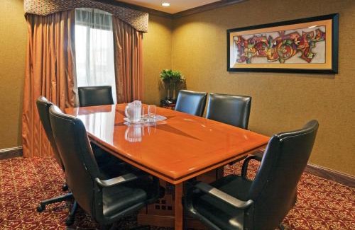 Crestline Heights Hotel | Holiday Inn Express Hotel & Suites Birmingham - Inverness 280 by IHG
