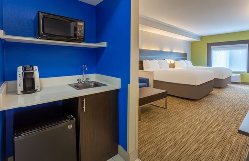 Arrowood Hotel | Holiday Inn Express Hotel & Suites Charlotte Arrowood by IHG
