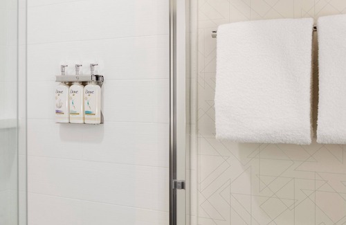 Fort Worth Hotel | Holiday Inn Express Hotel & Suites Fort Worth Southwest I-20 by IHG