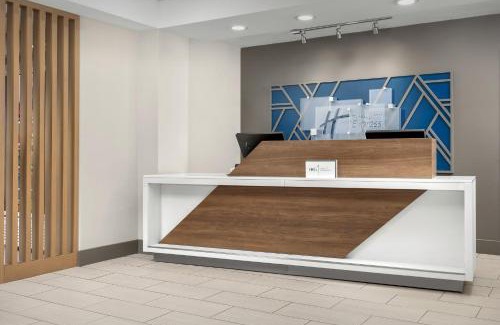 Greensboro Hotel | Holiday Inn Express Hotel & Suites Greensboro - Airport Area by IHG