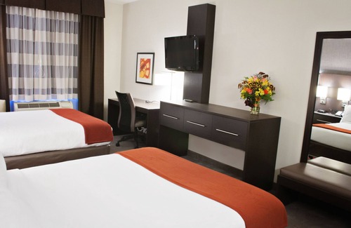 South Side Flats Hotel | Holiday Inn Express Hotel & Suites Pittsburgh-South Side by IHG