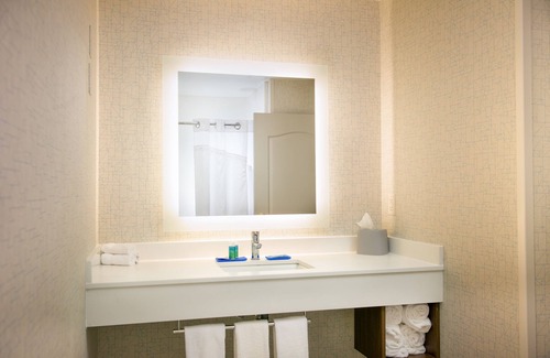 Weston Hotel | Holiday Inn Express Hotel & Suites Wausau by IHG