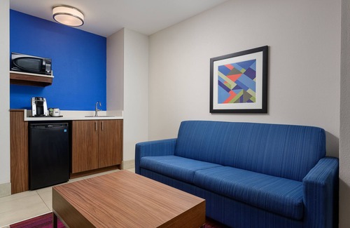 Tullahoma Hotel | Holiday Inn Express Hotel & Suites Tullahoma by IHG