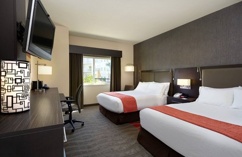 Naples Hotel | Holiday Inn Express Hotel Naples Downtown - 5th Avenue