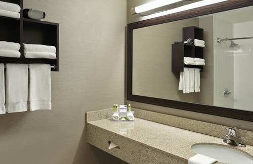Naples Hotel | Holiday Inn Express Hotel Naples Downtown - 5th Avenue