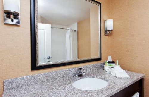 Jackson Hotel | Holiday Inn Express Hotel & Suites Jackson Northeast by IHG