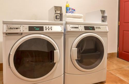 Manteca Hotel | Holiday Inn Express Hotel & Suites Manteca by IHG