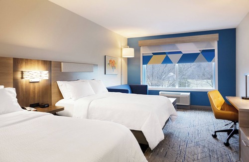 Drums Hotel | Holiday Inn Express Hotel & Suites Drums by IHG