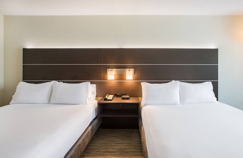 Hudson Hotel | Holiday Inn Express Hotel & Suites Boston-Marlboro by IHG