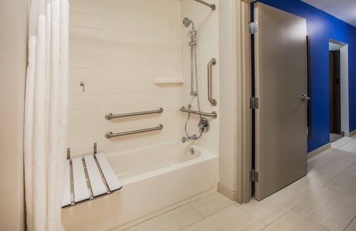 Hudson Hotel | Holiday Inn Express Hotel & Suites Boston-Marlboro by IHG