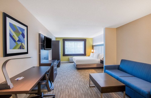 Hudson Hotel | Holiday Inn Express Hotel & Suites Boston-Marlboro by IHG
