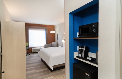 Magee Hotel | Holiday Inn Express Hotel & Suites Magee by IHG