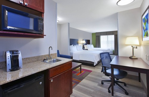 Niles Hotel | Holiday Inn Express Hotel & Suites Niles by IHG