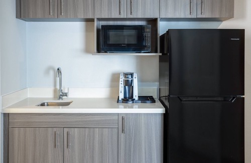 New Tampa Hotel | Holiday Inn Express Hotel & Suites New Tampa I-75 by IHG