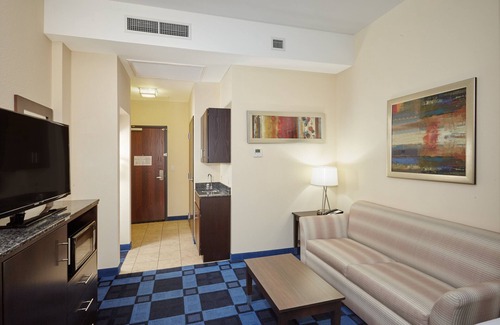 Columbia Hotel | Holiday Inn Express Hotel & Suites Columbia Univ Area-Hwy 63 by IHG