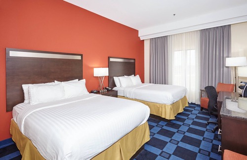 Columbia Hotel | Holiday Inn Express Hotel & Suites Columbia Univ Area-Hwy 63 by IHG
