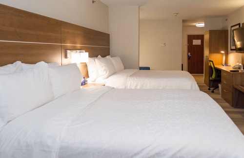 Muskogee Hotel | Holiday Inn Express Hotel & Suites Muskogee by IHG