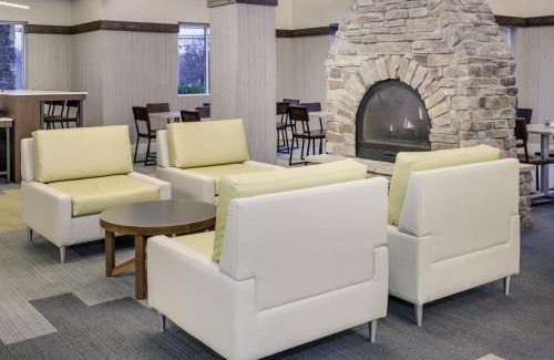 Riverhead Hotel | Holiday Inn Express Hotel & Suites East End by IHG
