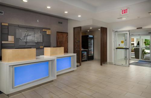 Independence Hotel | Holiday Inn Express Independence - Kansas City by IHG