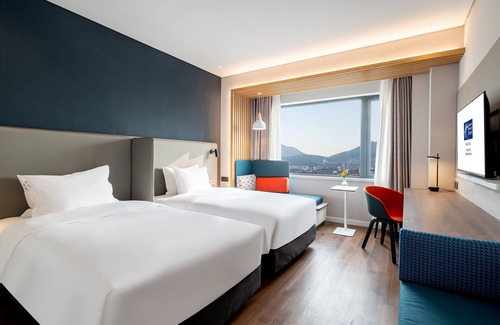 Lixia District Hotel | Holiday Inn Express Jinan Jingshi by IHG