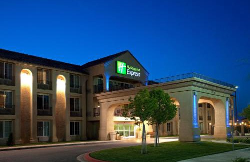 Lancaster Hotel | Holiday Inn Express Lancaster by IHG