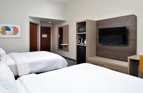 West Milton Hotel | Holiday Inn Express Lewisburg/New Columbia by IHG